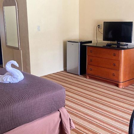 Royal Palace Inn And Suites Myrtle Beach Ocean Blvd Bagian luar foto