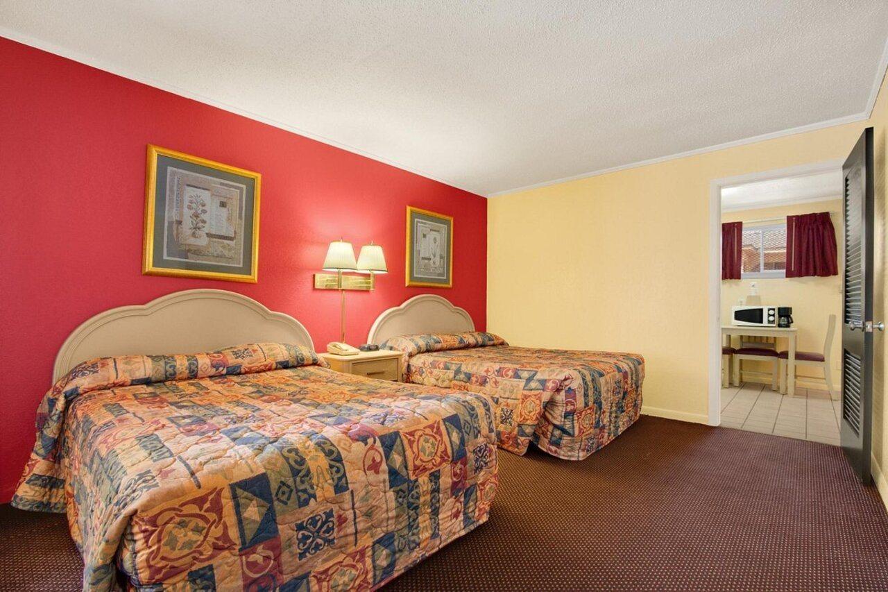 Royal Palace Inn And Suites Myrtle Beach Ocean Blvd Bagian luar foto