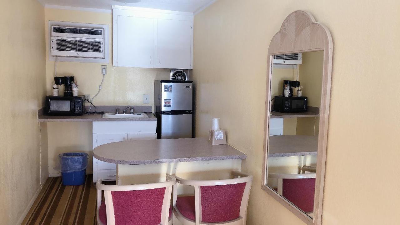 Royal Palace Inn And Suites Myrtle Beach Ocean Blvd Bagian luar foto