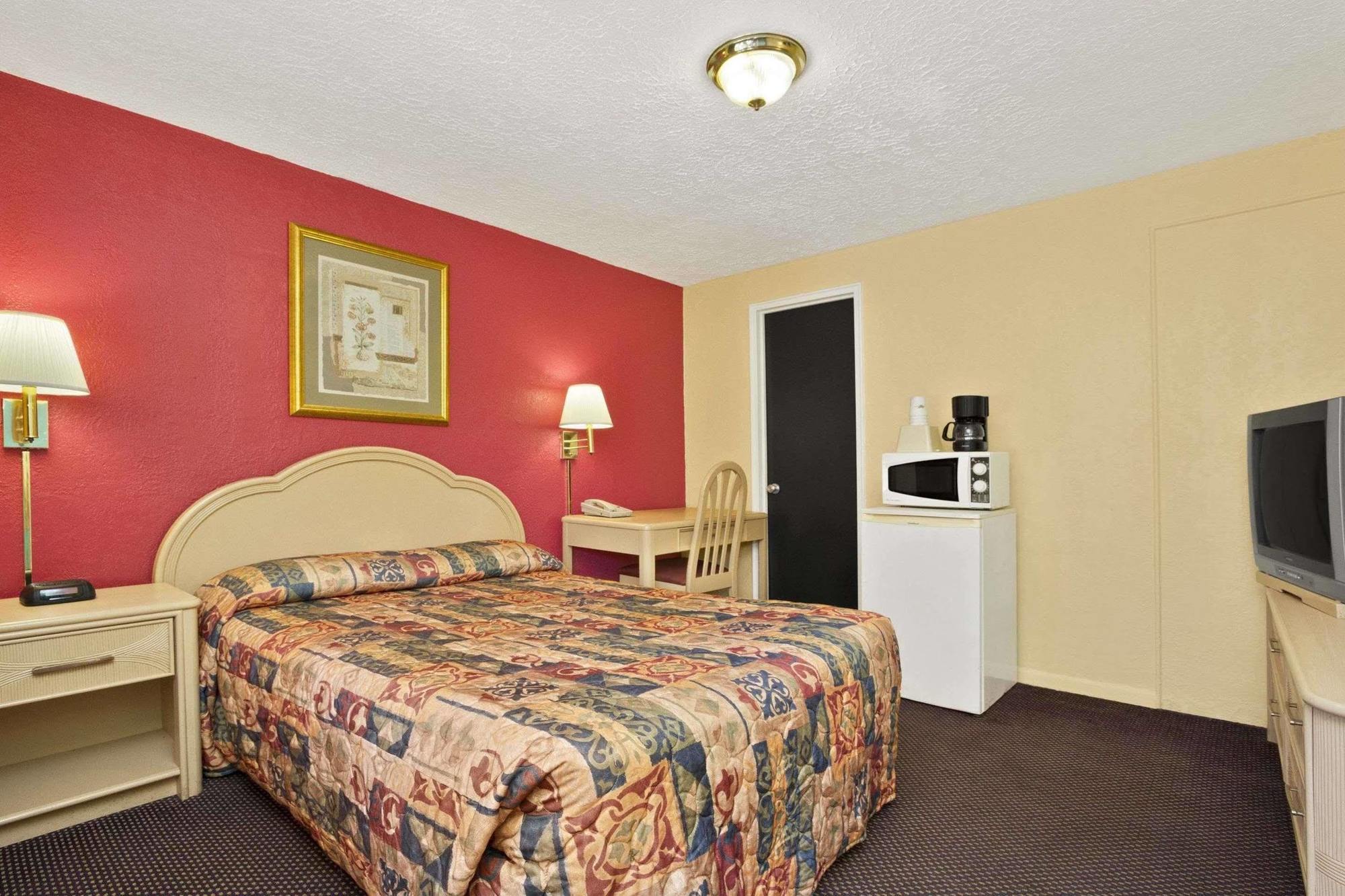 Royal Palace Inn And Suites Myrtle Beach Ocean Blvd Bagian luar foto