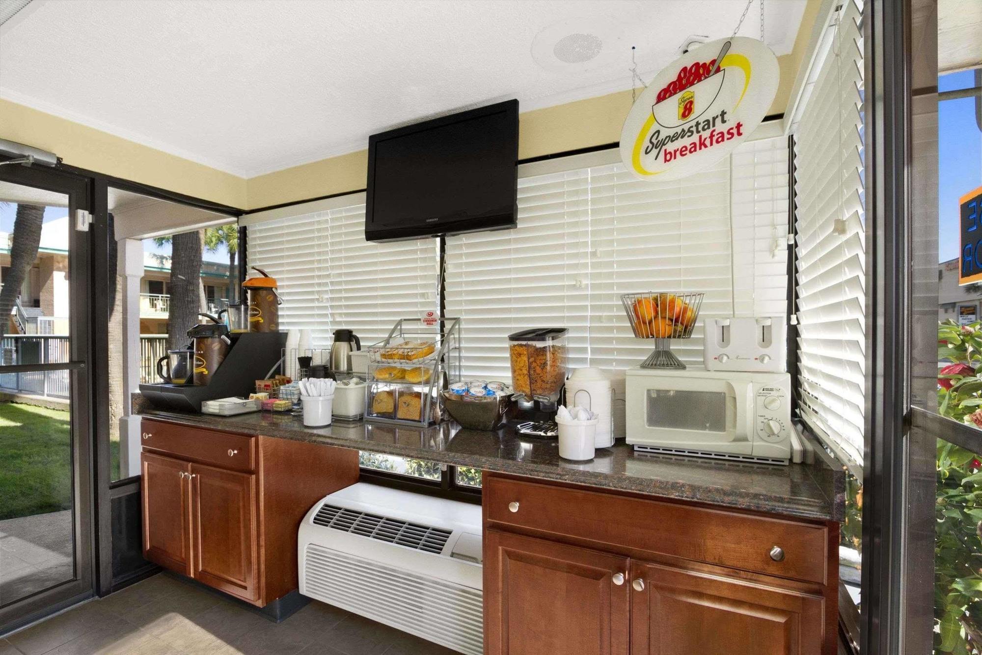 Royal Palace Inn And Suites Myrtle Beach Ocean Blvd Bagian luar foto