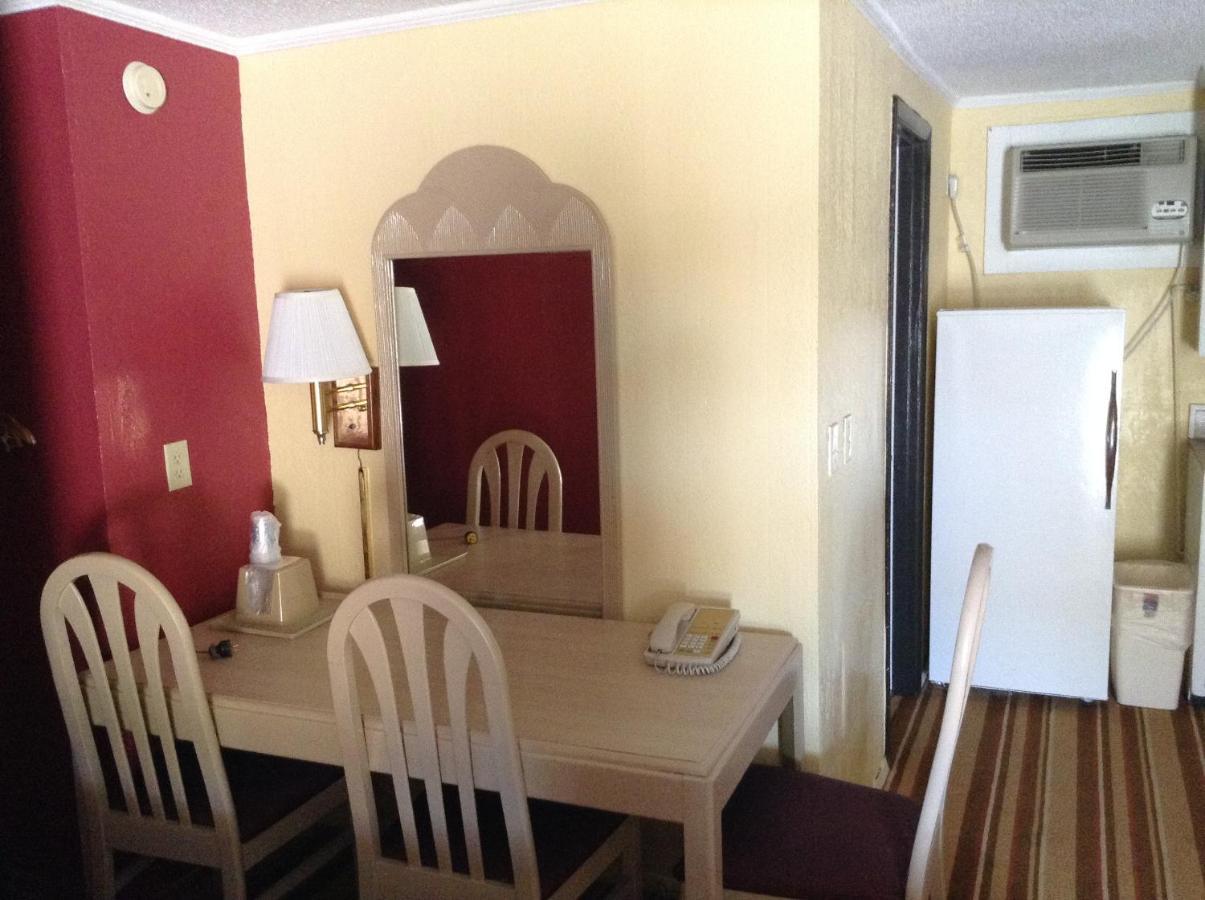 Royal Palace Inn And Suites Myrtle Beach Ocean Blvd Bagian luar foto
